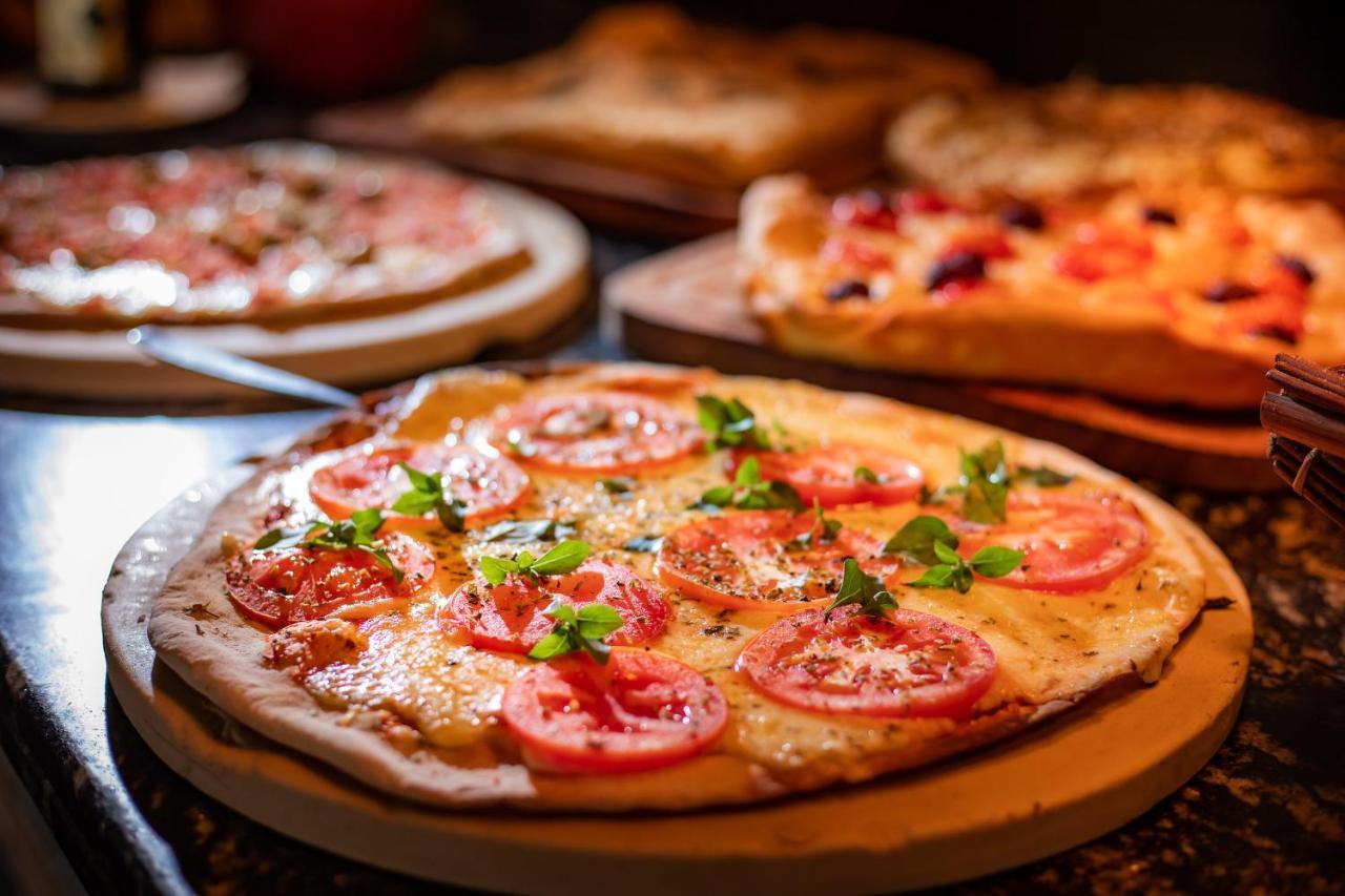 La Torre Resort All Inclusive Порту-Сегуру Екстер'єр фото Pizza